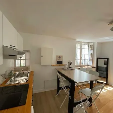 Superbe T3 Atypique Dans Le Quartier Historique